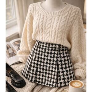 🖤 Wet Seal Houndstooth Mini Skirt – Size Small – Classic Preppy Chic